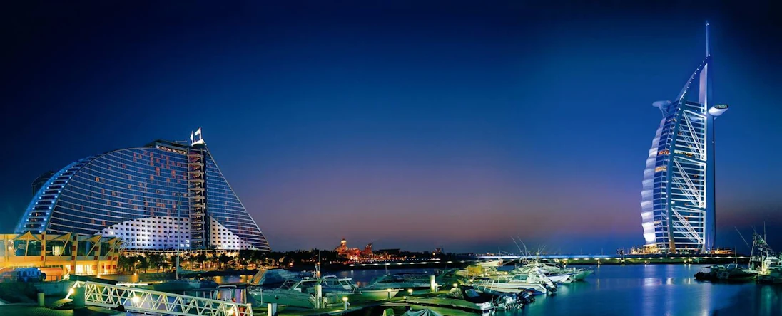 Experience UAE – Escorted Tour in 4 & 5 stars hotels